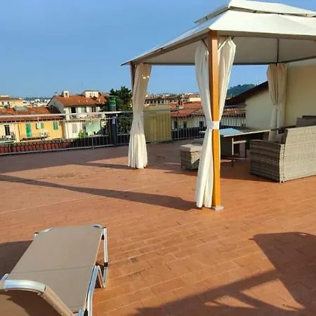 아파트 Alice House With Amazing Terrace